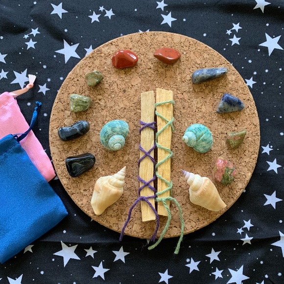 Palo Santo, Crystals & Sea Shells🐚 Friends Bundle - Picture 2 of 3